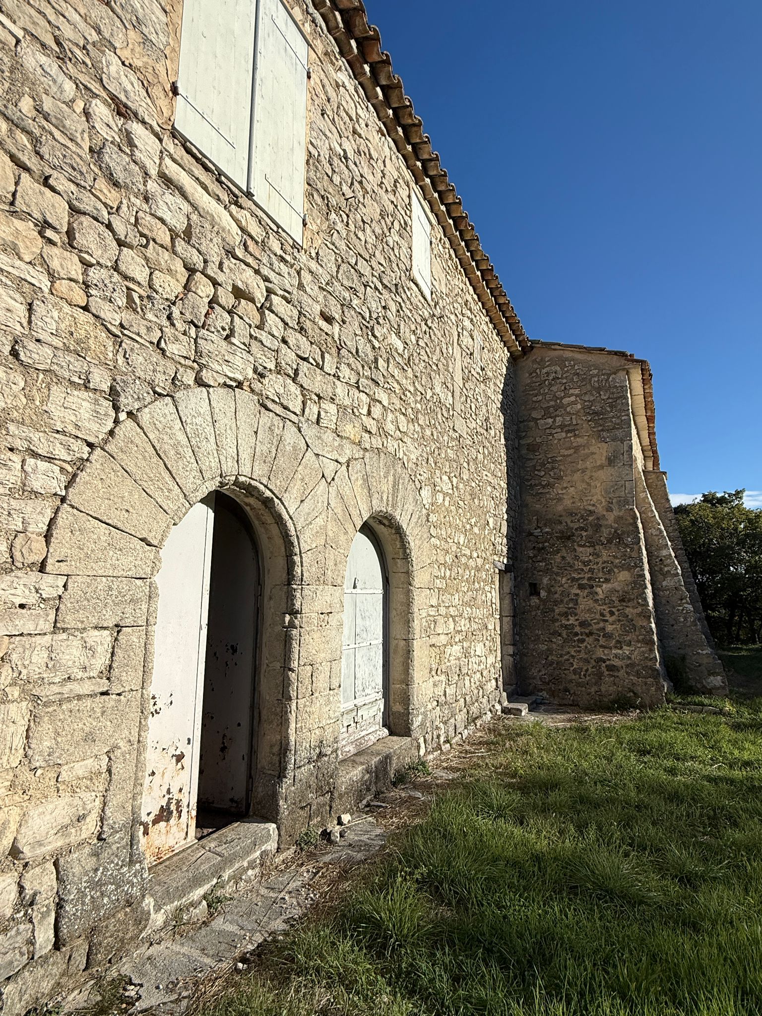 Chapelle du XIIᵉ siècle & Prieuré à une heure de Marseille